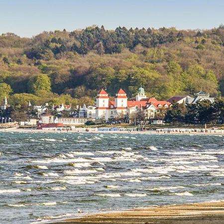 Prora Solitaire Panorama 01 Binz