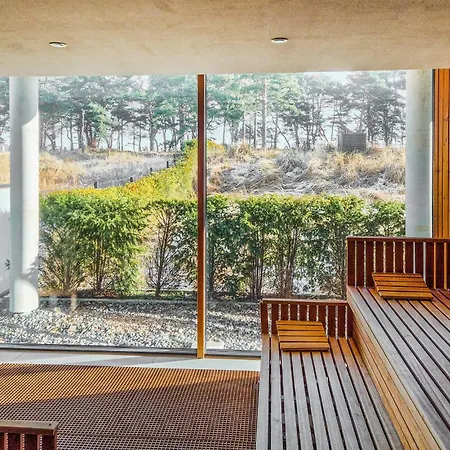 Prora Solitaire Panorama 01 Binz